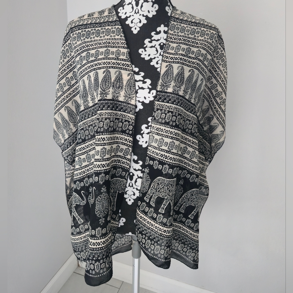 Live 4 Truth Black and Cream Floral Shawl Sude M